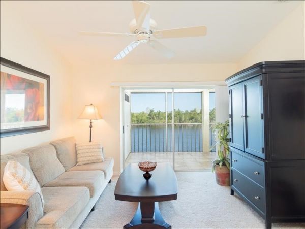 Naples Condo 1010843