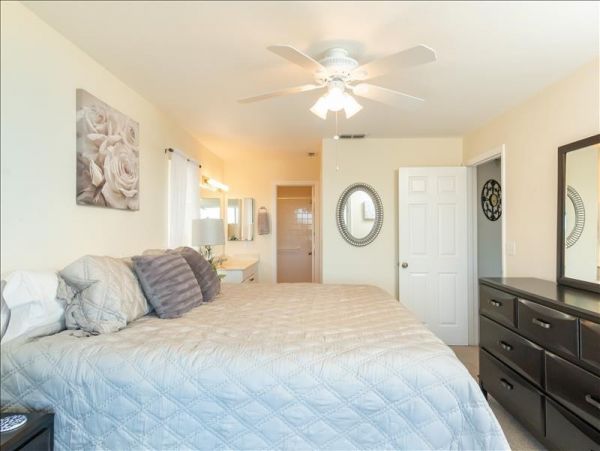 Naples Condo 1010843
