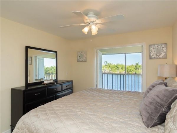 Naples Condo 1010843