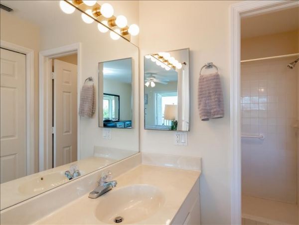 Naples Condo 1010843