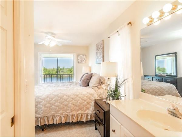 Naples Condo 1010843