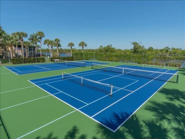 Naples Condo 1010843