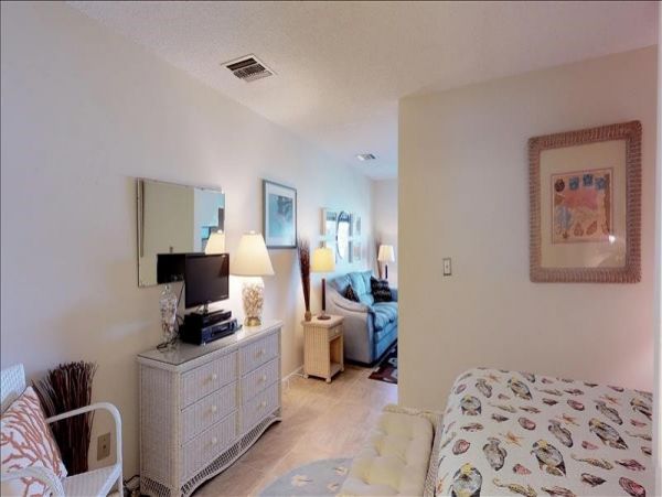 Naples Condo 1010845