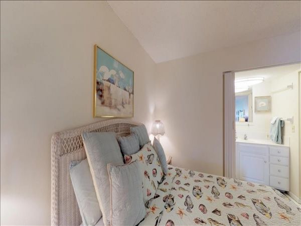 Naples Condo 1010845