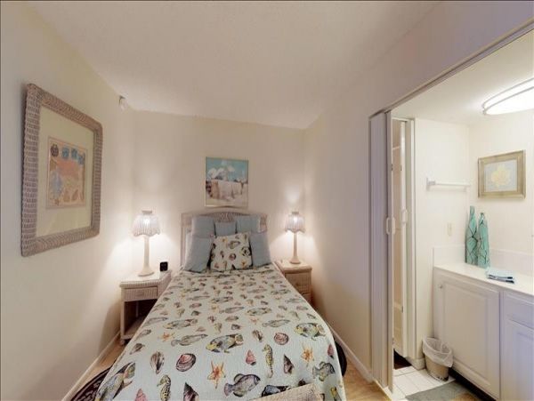 Naples Condo 1010845
