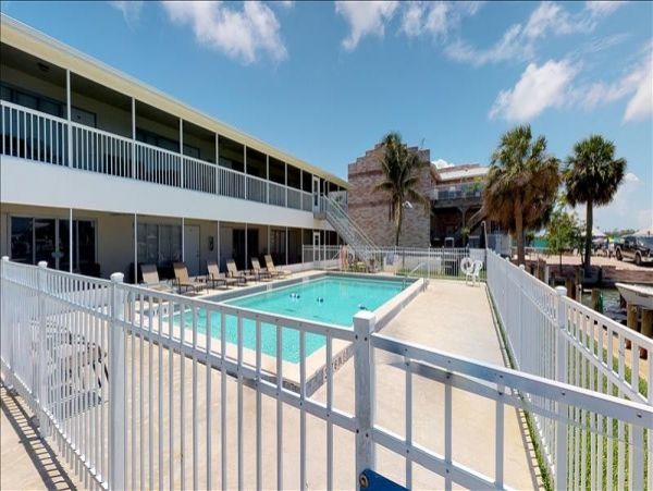Naples Condo 1010846