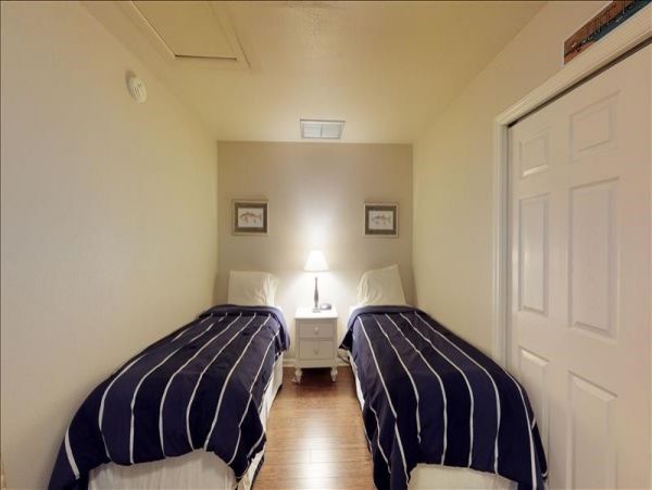 Naples Condo 1010846