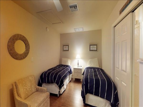 Naples Condo 1010846