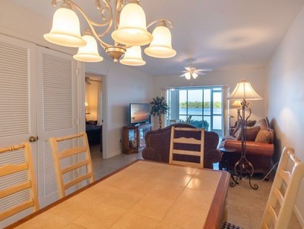 Naples Condo 1010848