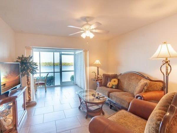 Naples Condo 1010848