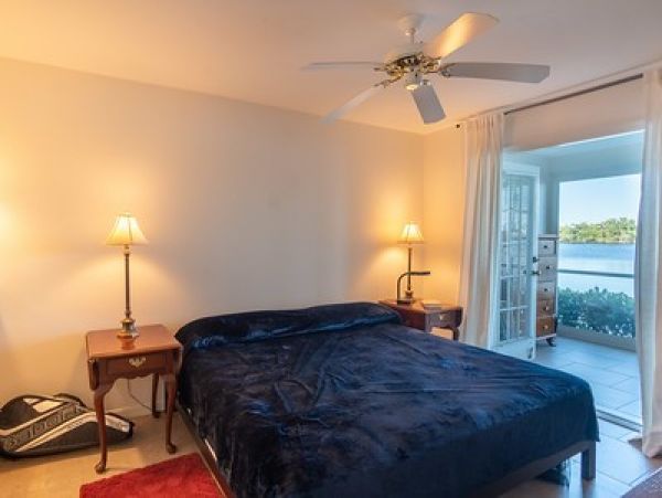 Naples Condo 1010848