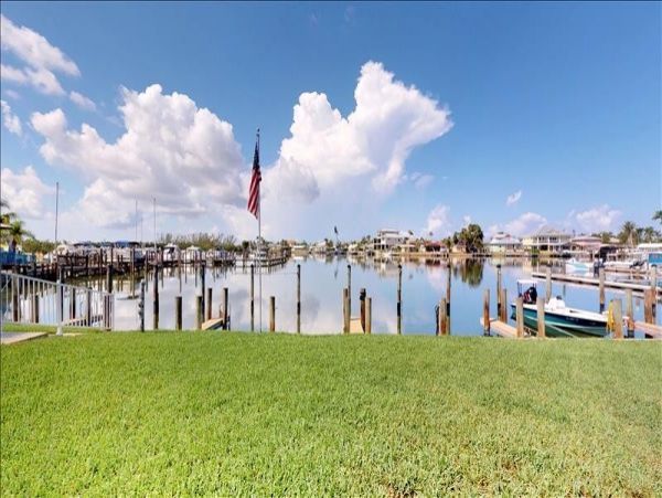 Naples Condo 1010850