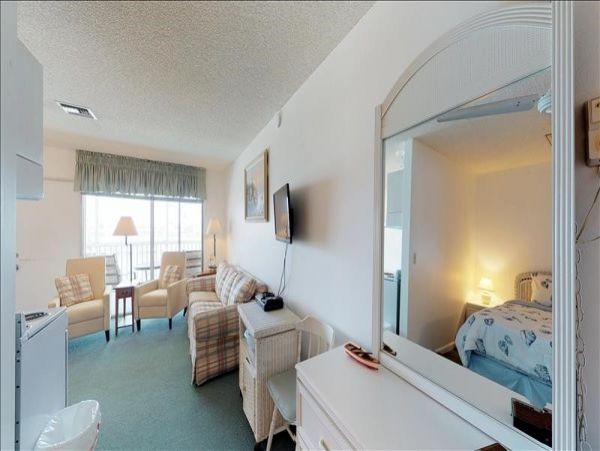 Naples Condo 1010850