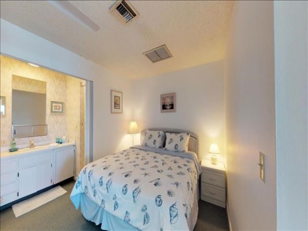 Naples Condo 1010850