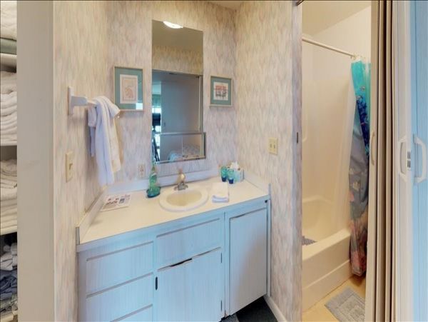 Naples Condo 1010850