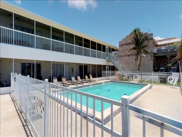 Naples Condo 1010851