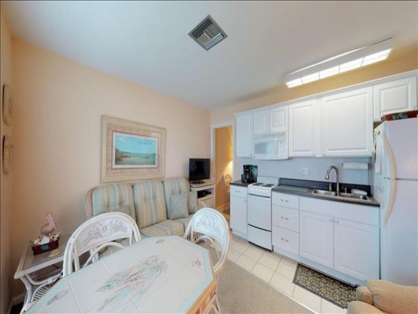 Naples Condo 1010851