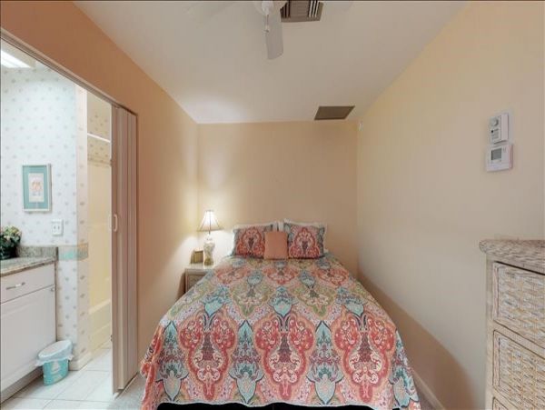 Naples Condo 1010851