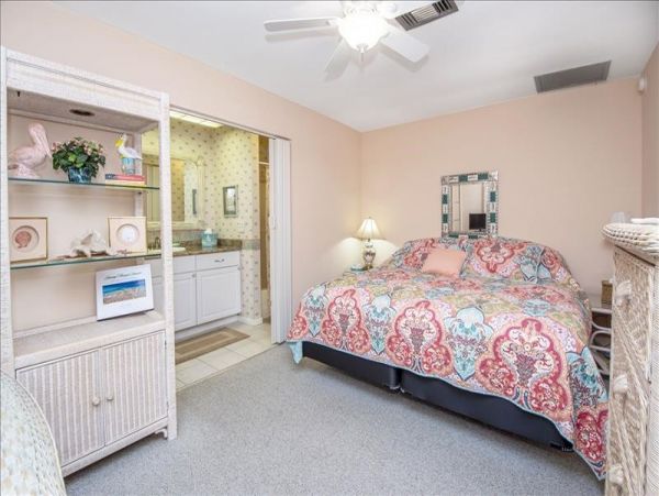 Naples Condo 1010851
