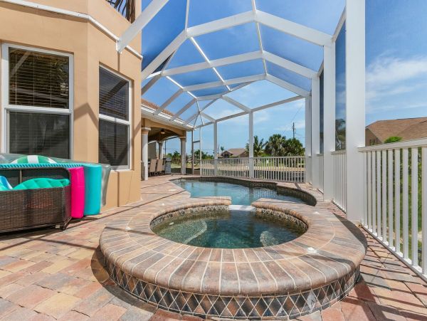 Cape Coral Vacation Pool Home Four Bedrooms