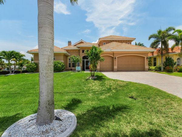 Cape Coral Vacation Pool Home Four Bedrooms