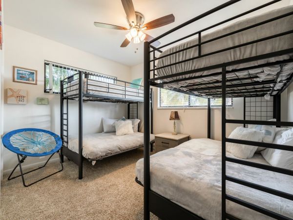 Lakefront Three Bedroom Vacation Home Sleeps 8