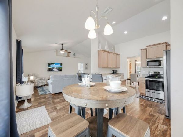 Cape Coral Vacation Pool Home Four Bedroom