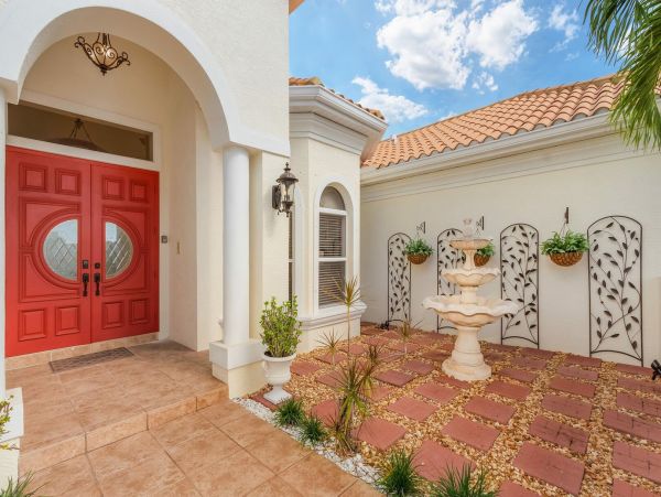 Lovely Five Bedroom Home with Pool in Cape Coral