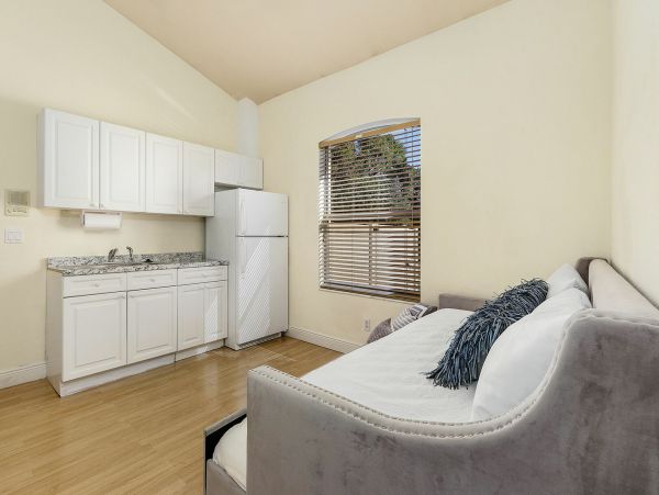 Lovely Five Bedroom Home with Pool in Cape Coral
