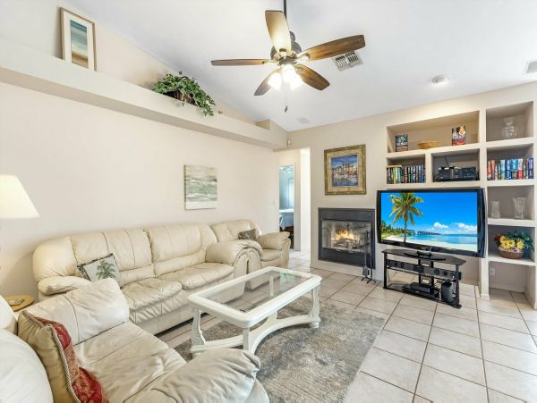 Cape Coral Home 1010874