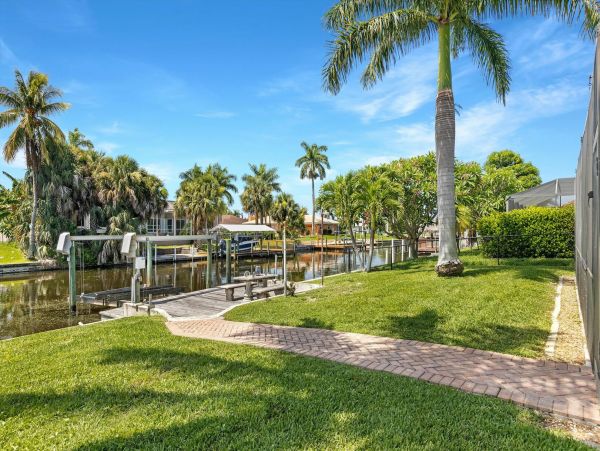 Cape Coral Home 1010878