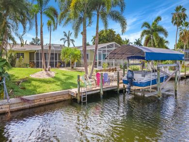 Cape Coral Lovely Waterfront Vacation Home