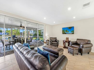 Cape Coral Lovely Waterfront Vacation Home