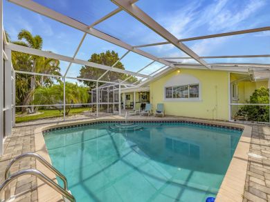 Cape Coral Lovely Waterfront Vacation Home