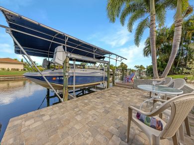 Cape Coral Lovely Waterfront Vacation Home