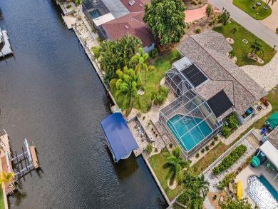 Cape Coral Lovely Waterfront Vacation Home