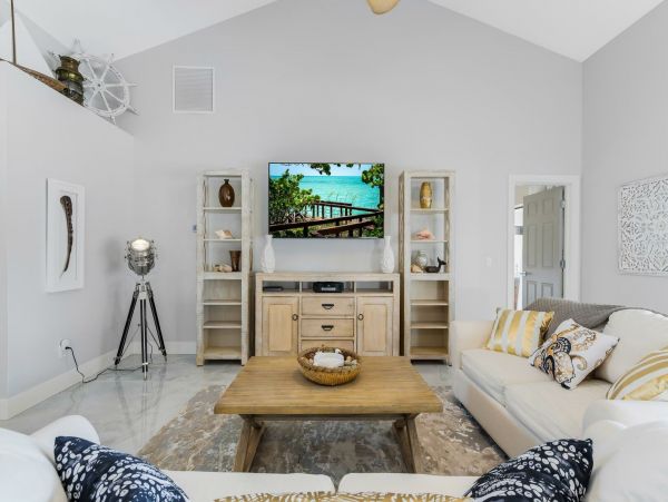 3 Bedroom -2 Bathroom Home in Cape Coral