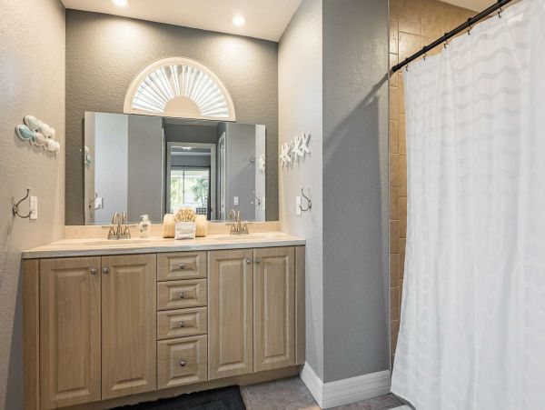 Cape Coral Home 1010899