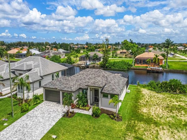 Luxury Cape Coral Lovely Home Away from Home