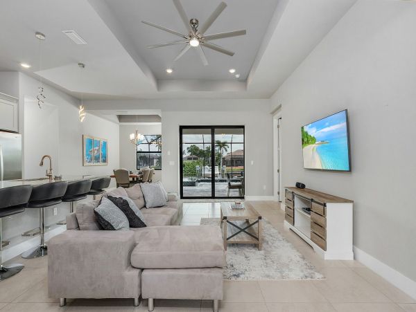 Luxury Cape Coral Lovely Home Away from Home