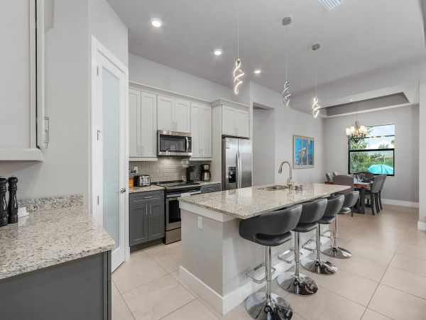 Luxury Cape Coral Lovely Home Away from Home