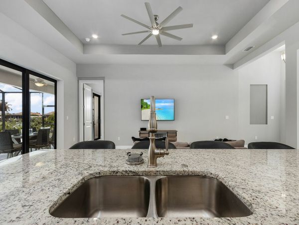 Luxury Cape Coral Lovely Home Away from Home