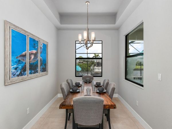 Luxury Cape Coral Lovely Home Away from Home