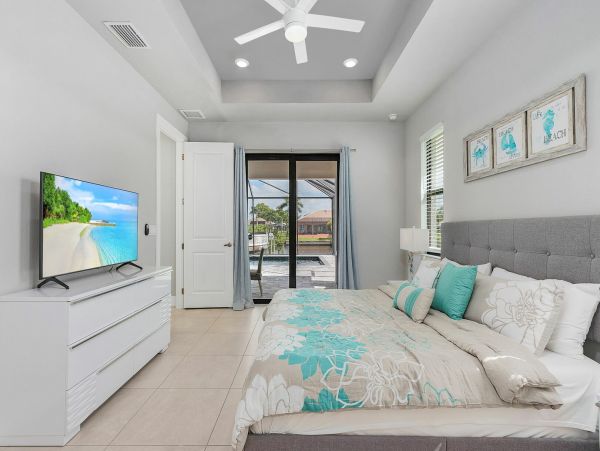 Luxury Cape Coral Lovely Home Away from Home