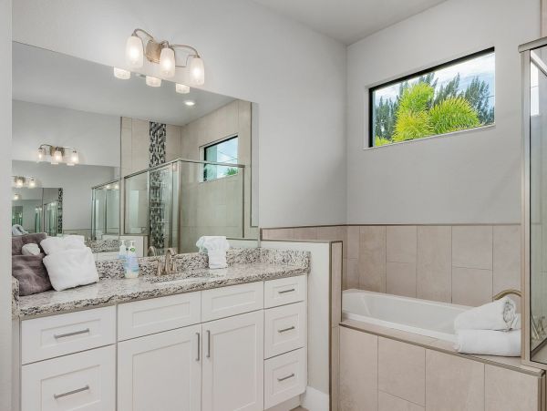 Luxury Cape Coral Lovely Home Away from Home