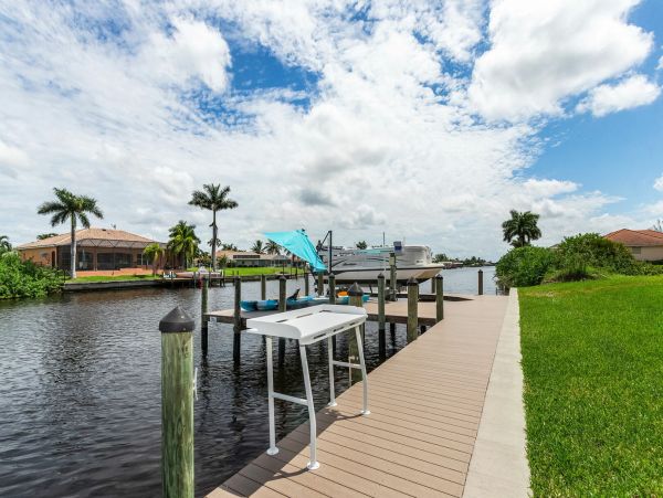 Luxury Cape Coral Lovely Home Away from Home