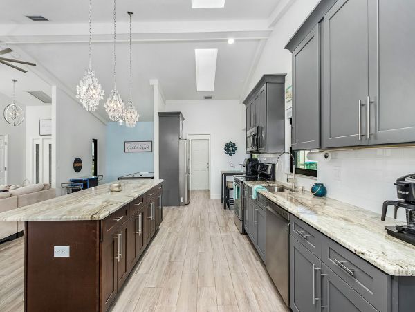 Cape Coral Vacation Home Luxury Throughout Pool