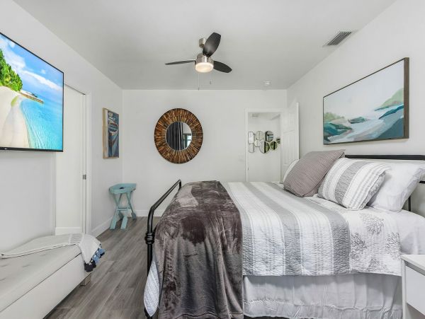 Cape Coral Vacation Home Luxury Throughout Pool