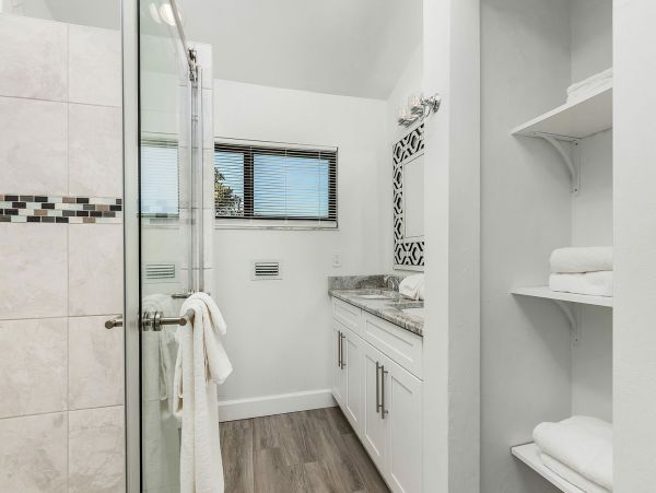 Cape Coral Vacation Home Luxury Throughout Pool