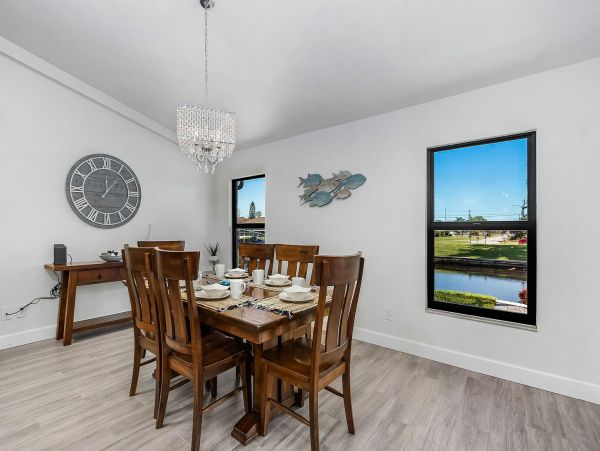 Cape Coral Vacation Home Luxury Throughout Pool